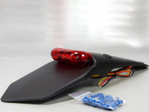 Honda XR 600R / XR 650 Kotflügel hinten mit Rücklicht LED