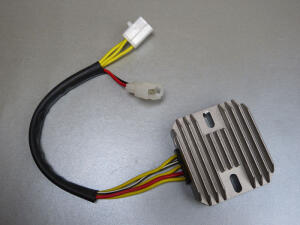 Regler Suzuki GS 500 E Spannungsregler Laderegler...