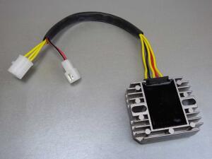 Regler Suzuki GSF 400 Bandit Spannungsregler Laderegler Bj.1991-1995