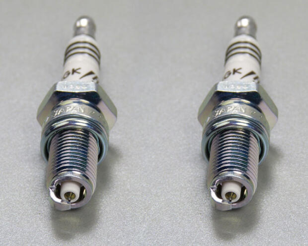 Zündkerze x2 Set NGK Kawasaki KFX 700