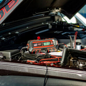 InCharge 2000 Ultra sicheres und intelligentes Ladegerät Vollautomatik