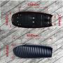 Motorrad Sitzbank Retro Classic Cafe Racer Universell, Stripe schwarz Länge 63 cm