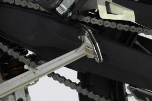 Seitenständerauflagenverbreiterung für Yamaha XTZ 700 Ténéré World Raid Bj.22 Edelstahl gebürstet/matt schwarz