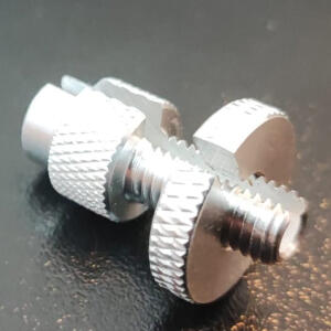 Einstellschraube M7 geschlitzt