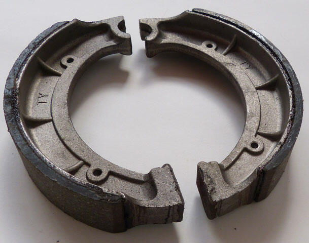 Brake shoes für Hyosung GV /Suzuki DR,GN,GR,GS,GSX,GT,LS,LT