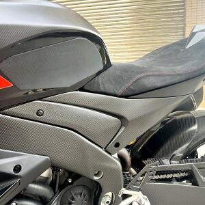 Carbon Tank Seitenteile  für Aprilia Tuono RSV4 1000...