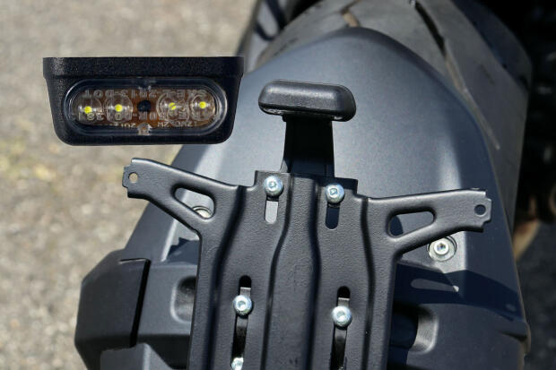 LED-Kennzeichenleuchte Extra Mini schwarz universell & E-geprüft